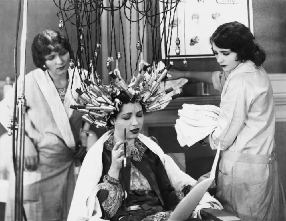 Dawny salon fryzjerski