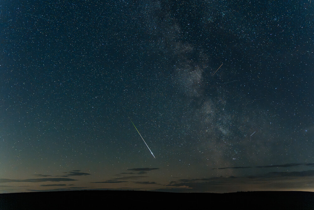 Na niebie można podziwiać rój meteorów o nazwie Drakonidy
