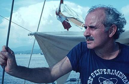 David McTaggart na swojej łodzi Vega w 1981 roku. Fot. Greenpeace