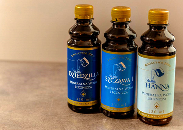 Codzienna dieta wzbogacona o wybraną wodę nie tylko pomaga w zwalczaniu wielu schorzeń, ale także poprawia ogólną kondycję fizyczną i psychiczną człowieka.