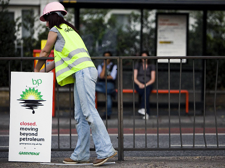 Aktywista Greenpeace