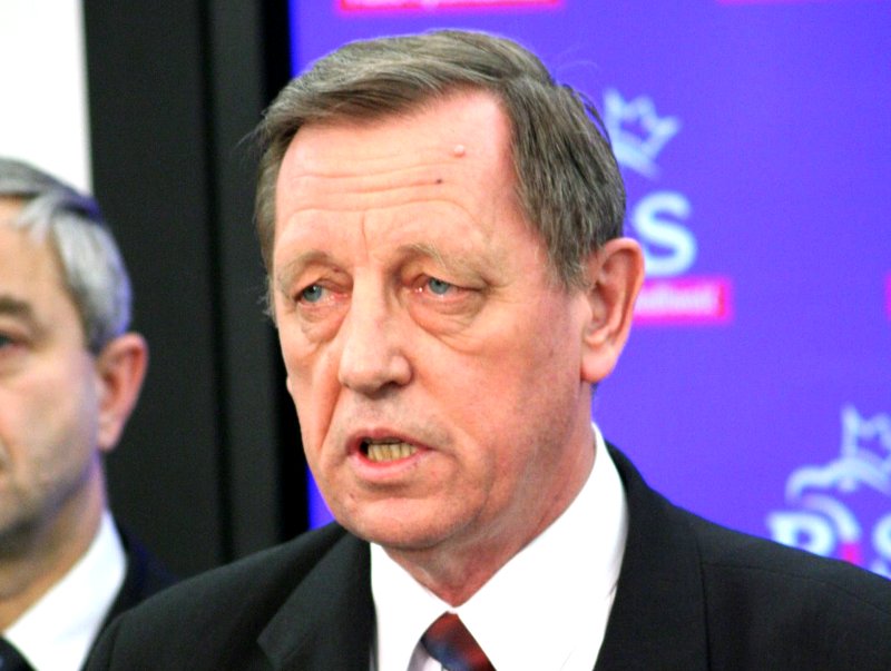 Minister Środowiska, Jan Szyszko. By PiS (BP foto 073.jpg) [CC BY 3.0], via Wikimedia Commons