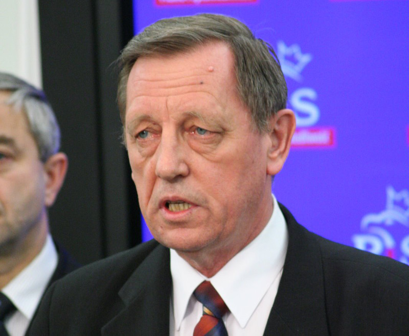 Jan Szyszko nowym minisrem środowiska. By PiS (BP foto 073.jpg) [CC BY 3.0], via Wikimedia Commons