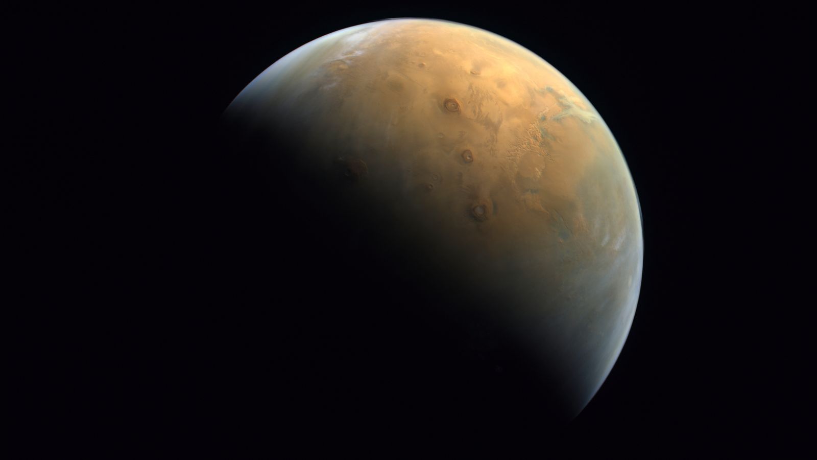 Pierwsze zdjęcie Marsa zrobione przez sondę kosmiczną Hope.  Emirates Mars Mission / Mohamed Bin Zayed