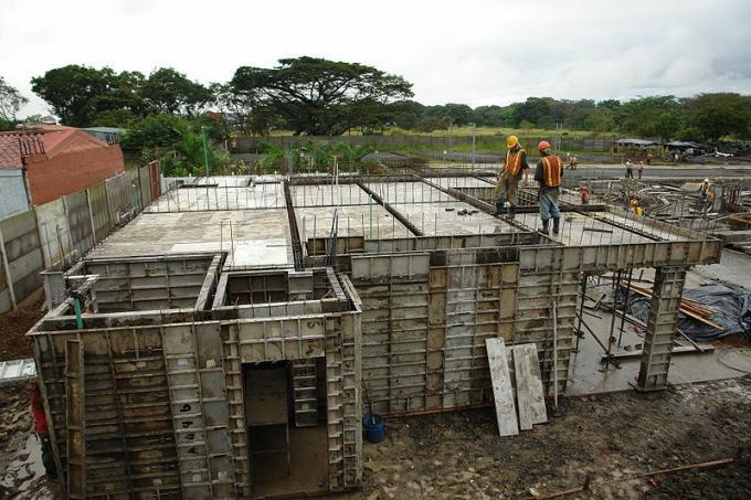 Beton jest najbardziej rozpowszechnionym materiałem budowlanym. Fot. CC