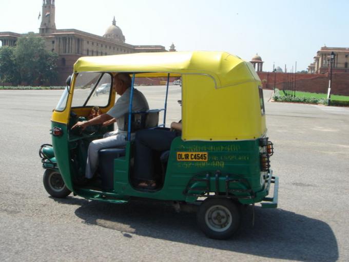 Motorowe riksze to niezykle popularny środek transportu w New delhi.Fot. cc