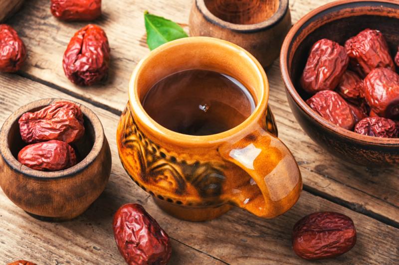 Herbatę z jujuby wykorzystuje się w tradycyjnej medycynie chińskiej. Źródło: Lunov Mykola/Shutterstock