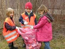 Austriackie dzieci biorą udział w akcji sprzątania świata. Fot. Stadtgemeinde Weiz