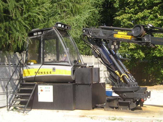 Trenigowy harvester. To najpierw na nim trenują kursanci, by potem mogli pracować na maszynach w terenie. Fot. archiwum Nadleśnictwa GIDLE