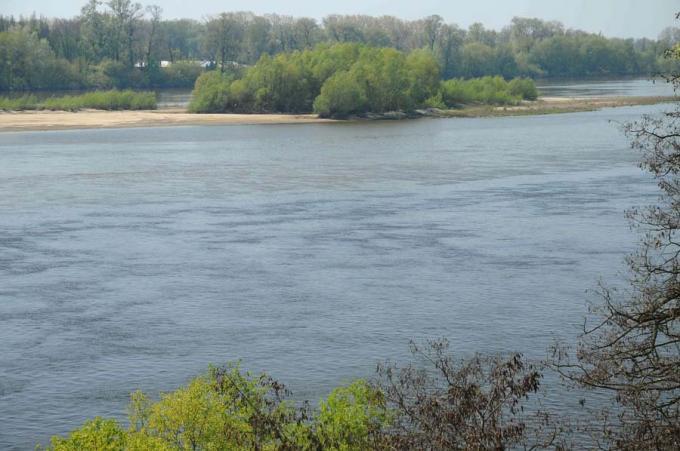 Fot.: Wisła, królowa polskich rzek - czy znów przegrodzi ją zapora? (boaedon.pl)