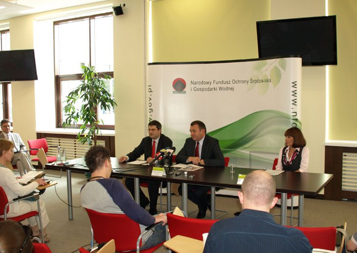 (od lewej) Jan Rączka, Prezes Zarządu NFOŚiGW, Stanisław Gawłowski, sekretarz stanu w MŚ, źródło: Ministerstwo Środowiska