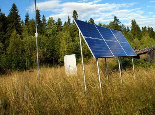Zielona energia stanowi alternatywę wobec uzależniania się od paliw kopalnych i oznacza korzyści dla ludzi. © Julia KALINICHEVA / WWF-Russia
