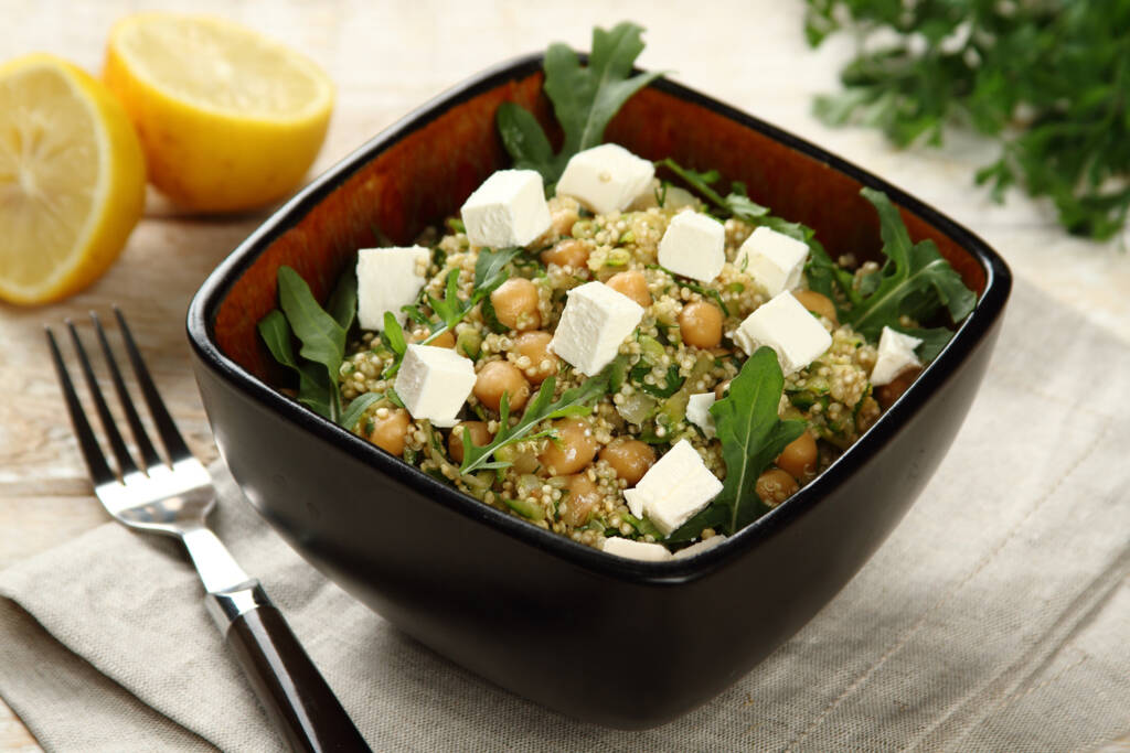 Sałatka z komosą ryżową i ziołami, Fot. media.knorr.pl