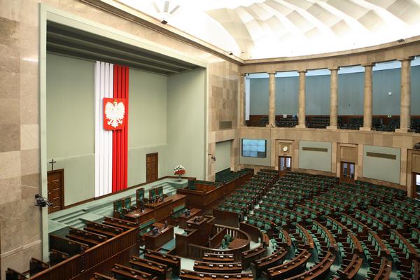 O godz. 15:00 wystartuje prowadzony na żywo program, w którym będzie można obejrzeć między innymi bezpośrednią transmisję z pierwszego czytania projektu. Fot. Krzysztof Białoskórski