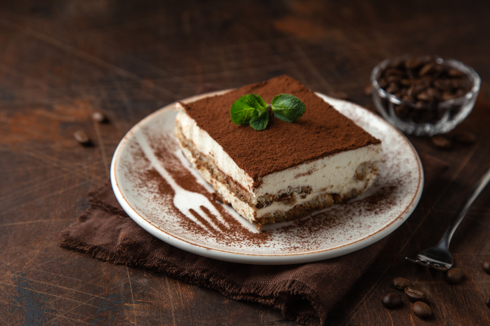 Tiramisu – klasyczny włoski deser o smaku kawy, fot. shutterstock