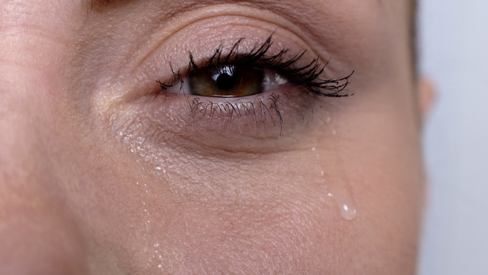 Łzawienie oczu to odruch niekontrolowany. Źródło: shutterstock
