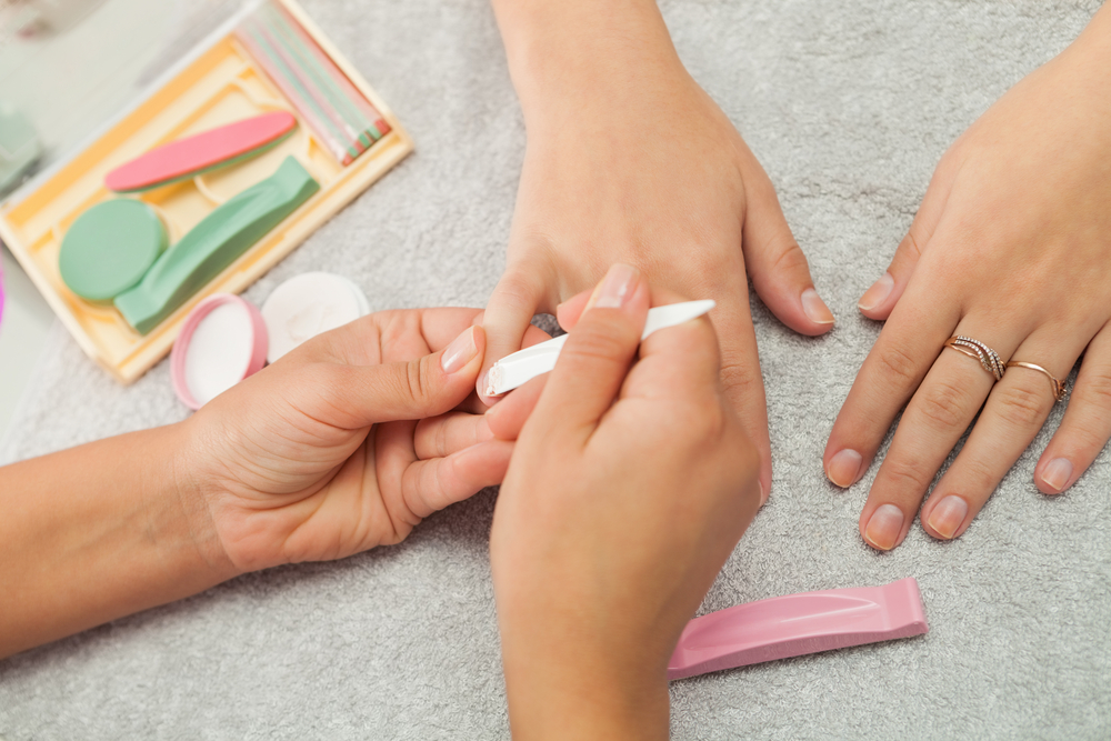 Manicure japoński to zdrowy i naturalny sposób dbania o paznokcie. Źródło: shutterstock