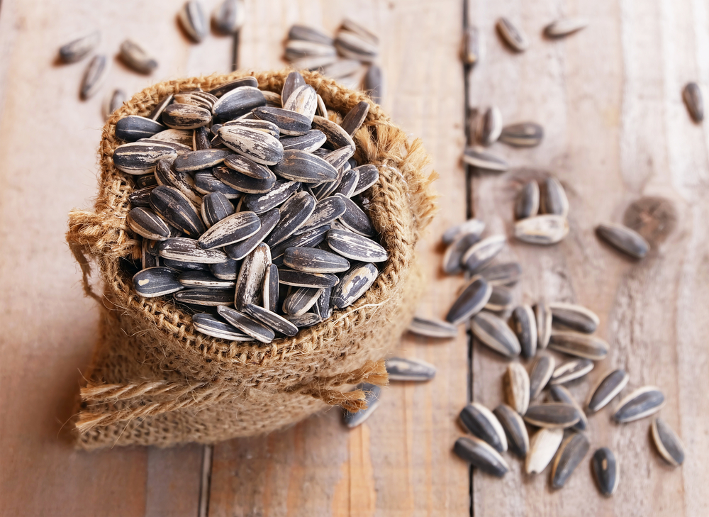 Pestki słonecznika pod względem odżywczym dorównują najzdrowszym z orzechów, fot. shutterstock