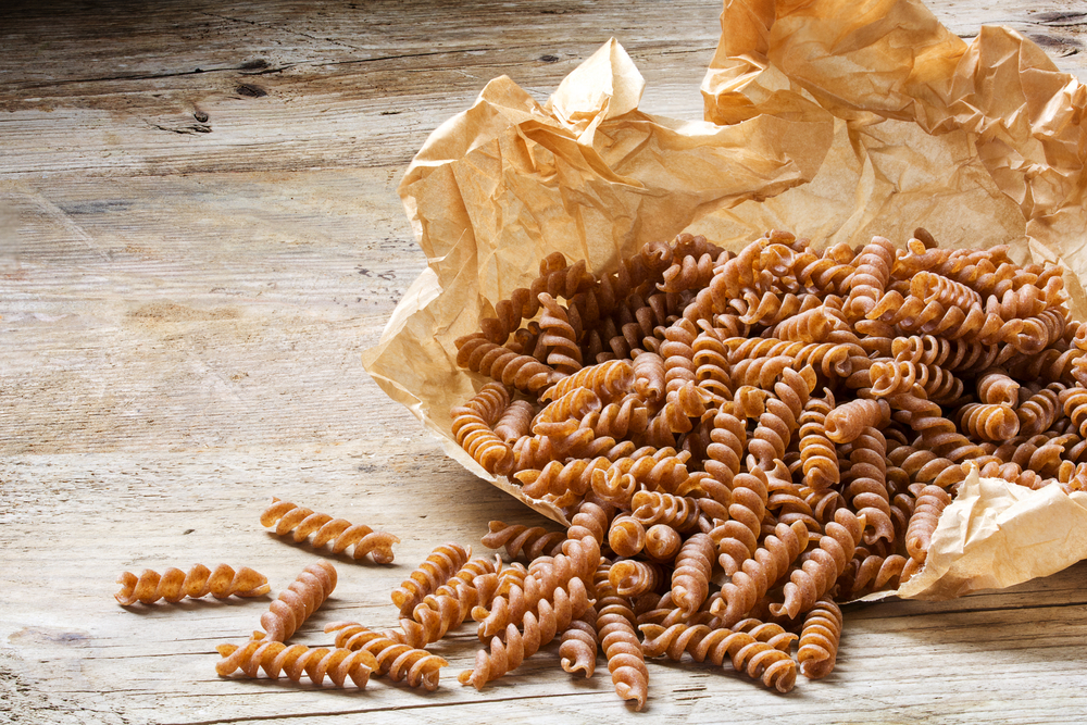 Makaron z płaskurki ma naturalnie ciemniejszą barwę. Fot. shutterstock