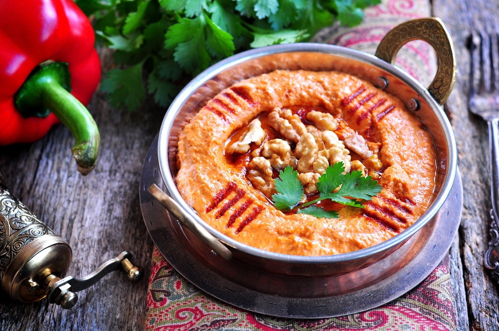 Muhammara to najsłynniejsza pasta pochodząca z Syrii, fot. shutterstock