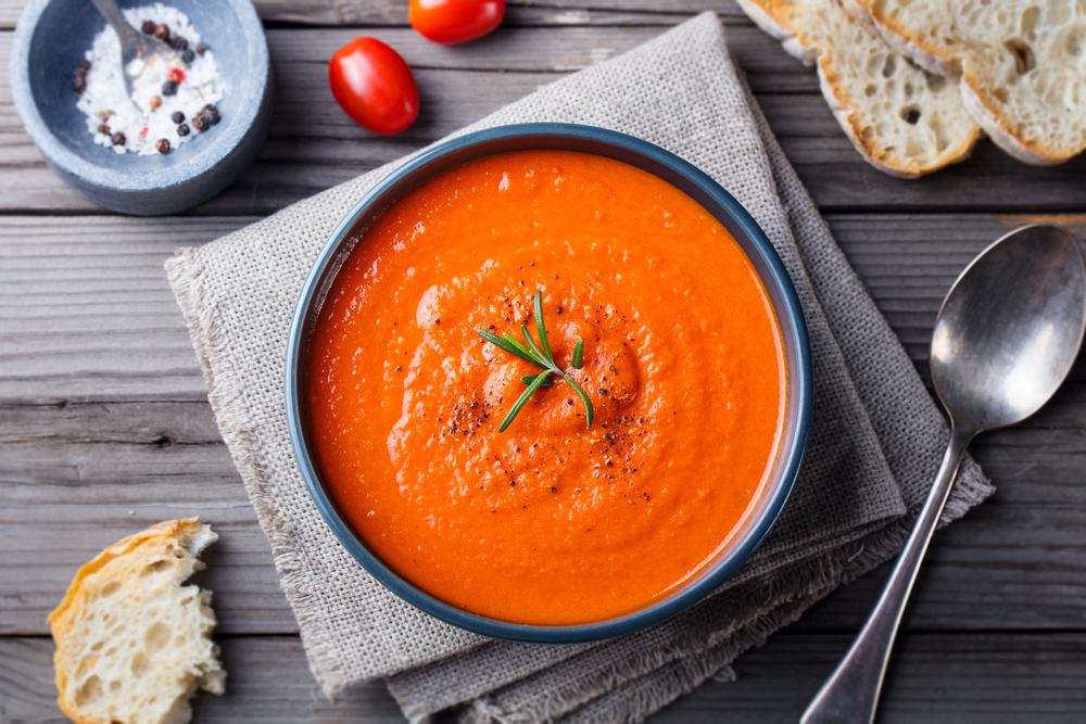 Pomidorowa zupa krem – międzynarodowy klasyk