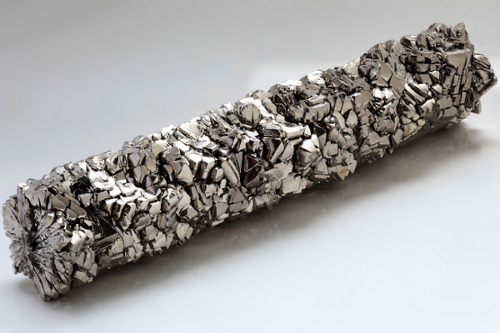 Pręt z krystalicznego tytanu, Źródło: Alchemist-hp (pse-mendelejew.de)/ Wikipedia CC