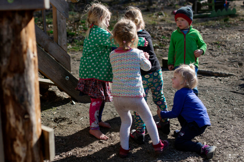 Leśne przedszkole, to takie miejsce, gdzie dzieci średnio w skali roku przebywają 80% czasu na dworze, fot. Joanna Kowalczuk