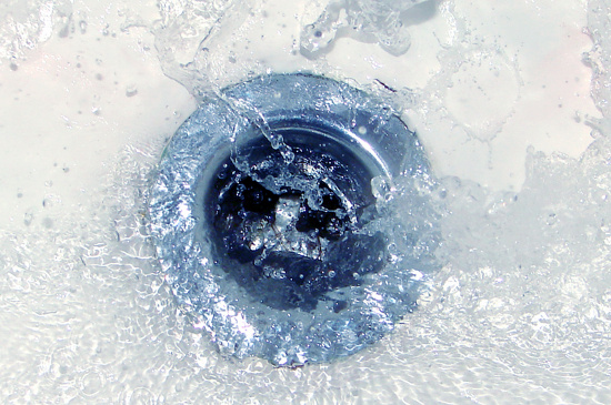 oszczędzaj wodę, upały, trzeba oszczędzac wodę, sposoby na oszczędzania wody, Woda – źródło życia, jak oszczędzać wodę w domu