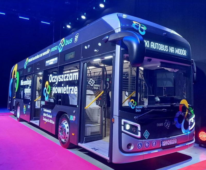Pierwszy autobus wodorowy, źródło:nesobus.pl.