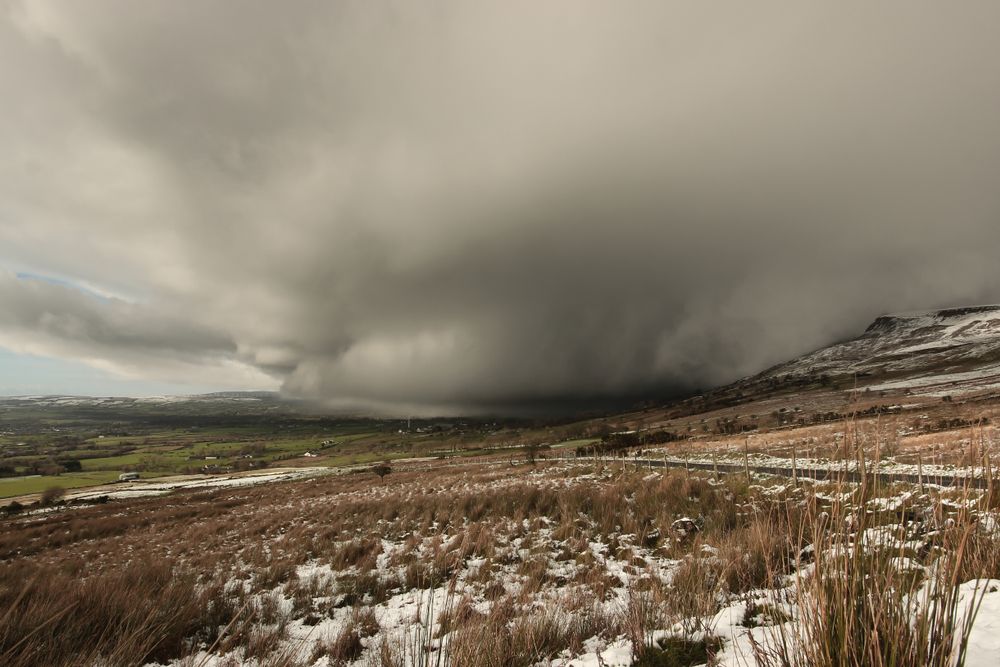 Zbliżająca się burza śnieżna. Fot. Martin McKenna/Shutterstock