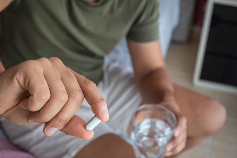 Środki nasenne mogą redukować długość fazy REM snu, fot. Enfoca y dispara/Shutterstock