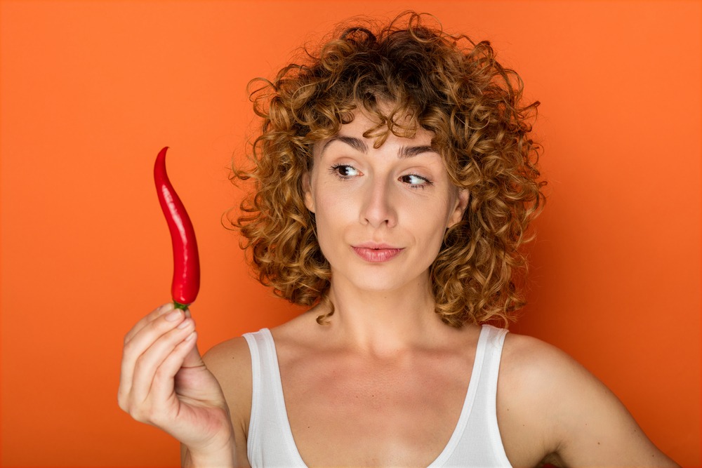 Pieprz, ostre papryczki i czosnek decydują o pikantności posiłków, fot. All kind of people/Shutterstock