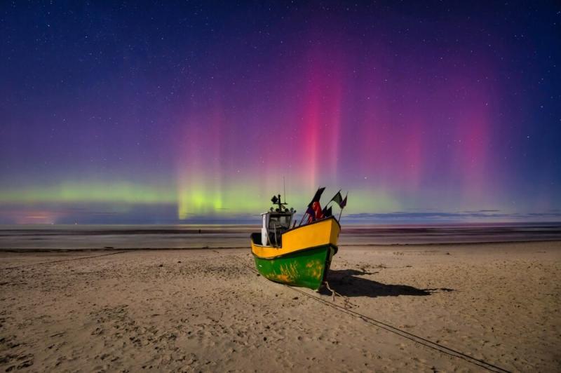 Zorza polarna nad Morzem Bałtyckim w Polsce, Jantar, fot. Patryk Kosmider/Shutterstock Gdzie zorza polarna w Polsce?