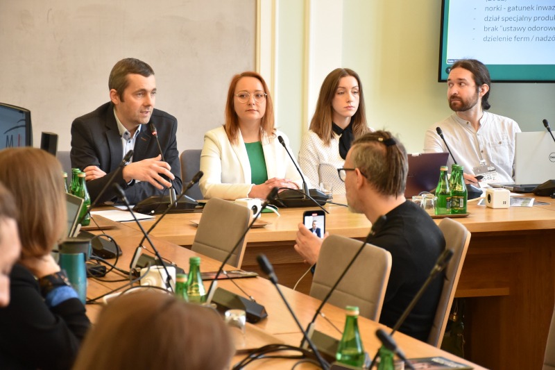 Posłanka Małgorzata Tracz przedstawiła projekt zakazu hodowli zwierząt na futro