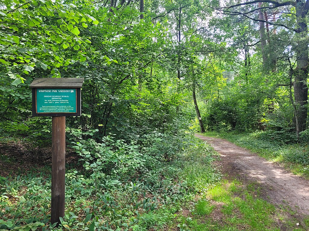 Wejście do obszaru ochrony ścisłej Sieraków w KPN,