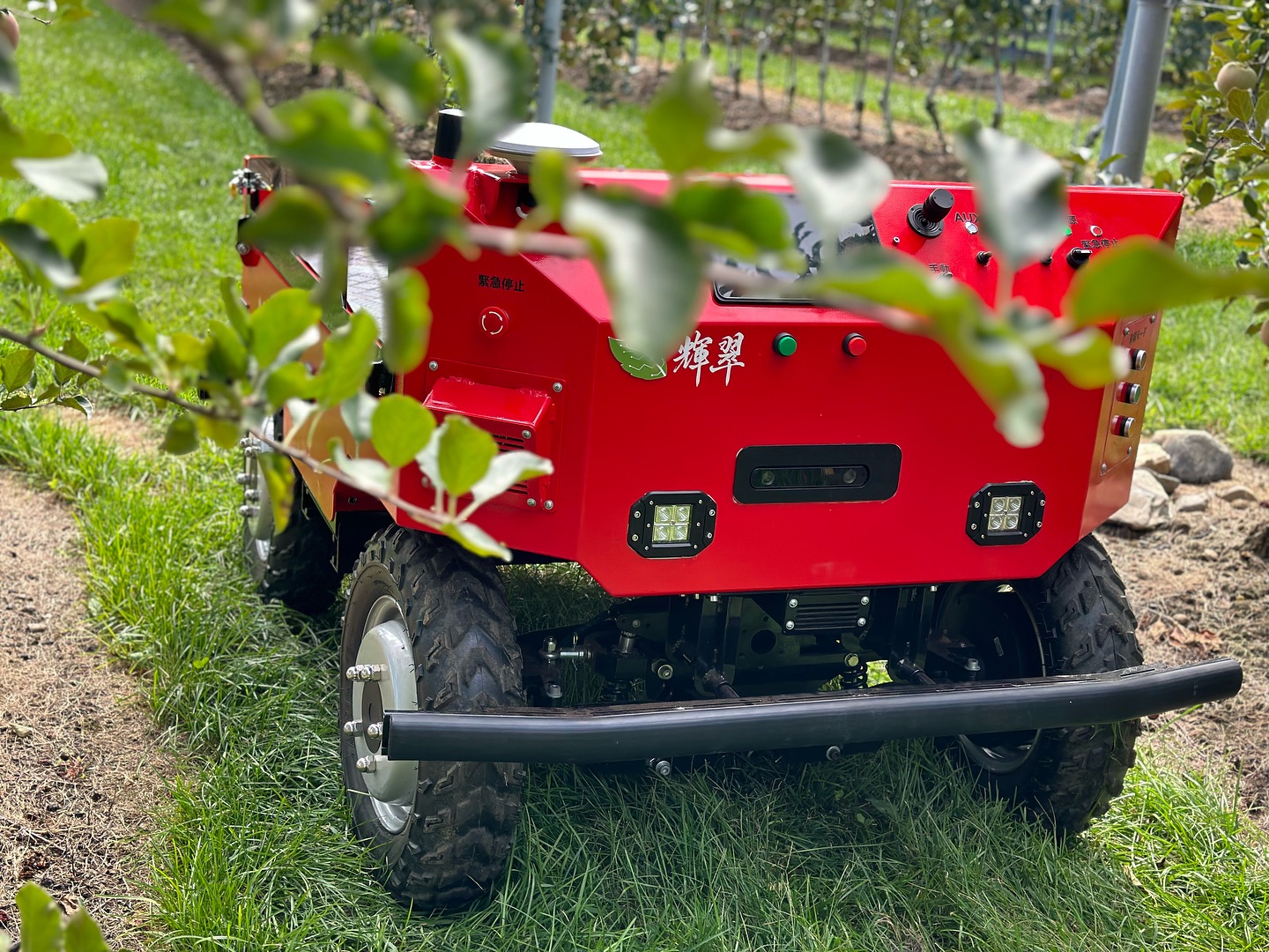 Adam robot, który będzie pomagał rolnikom