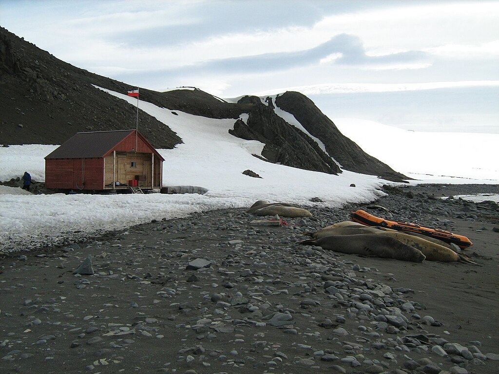 Taturowa Chata w ramach Polskiej Stacji Antarktycznej