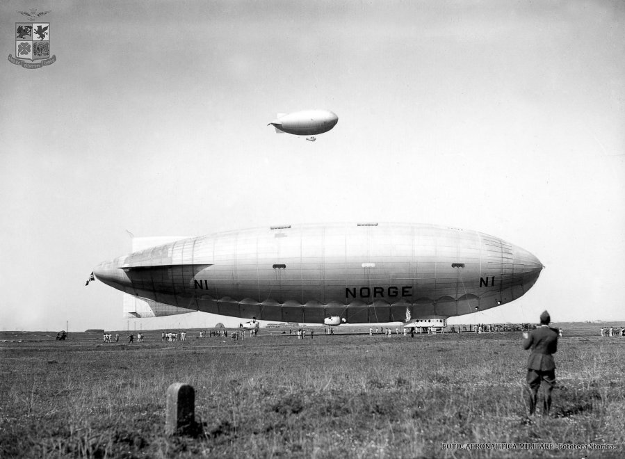 Sterowiec Norge przed odlotem na biegun północny