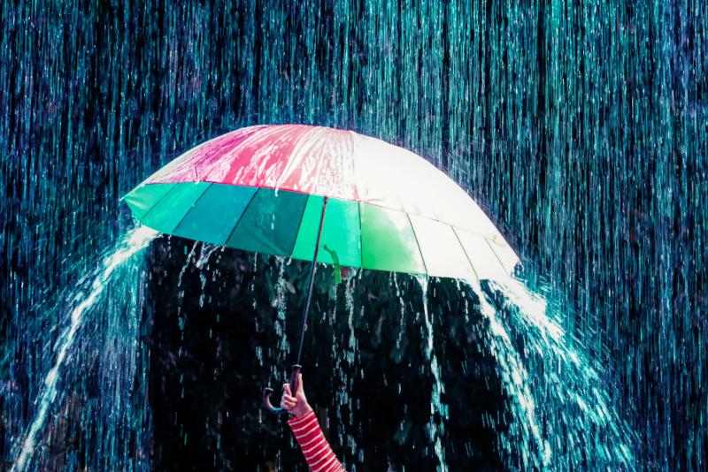 Spadające krople deszczu są w stanie generować energię elektryczną, jeśli przepuści się je przez specjalne rurki