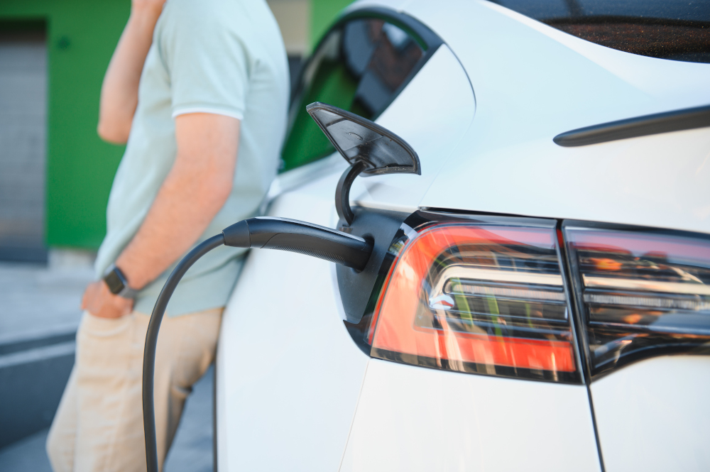 Rewolucja w elektromobilności w Polsce – więcej pieniędzy, więcej beneficjentów!