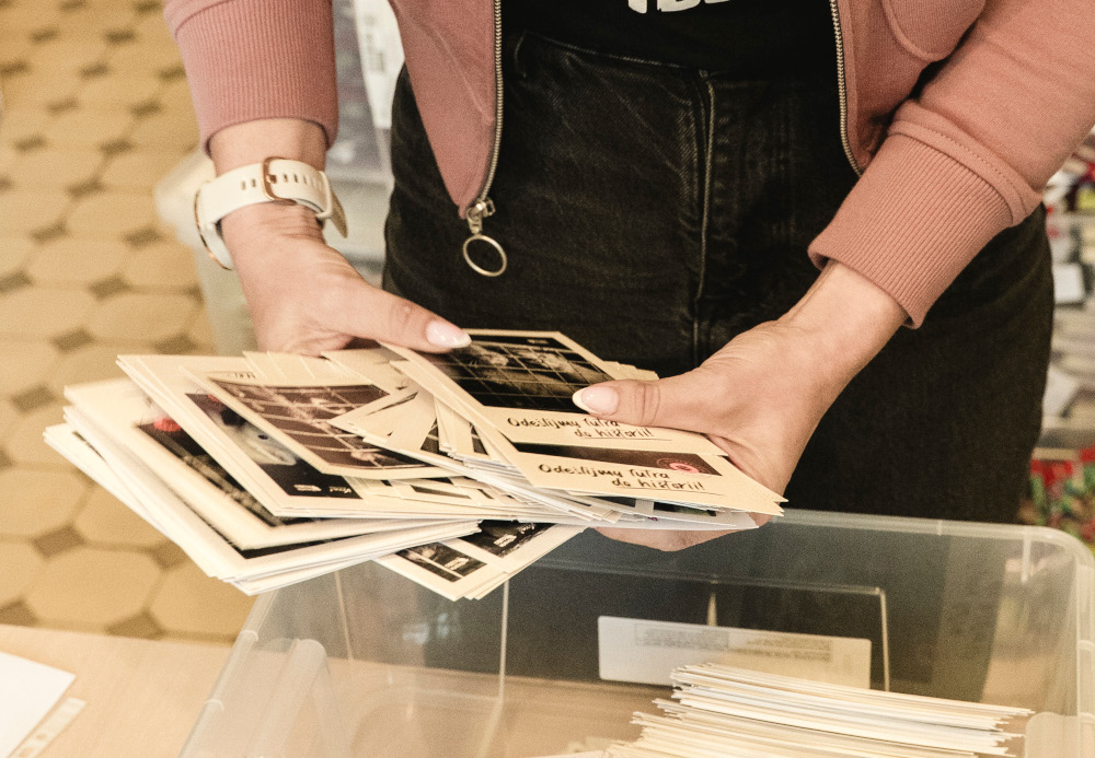 Tysiące pocztówek u Prezydenta. Polska domaga się końca ferm futrzarskich