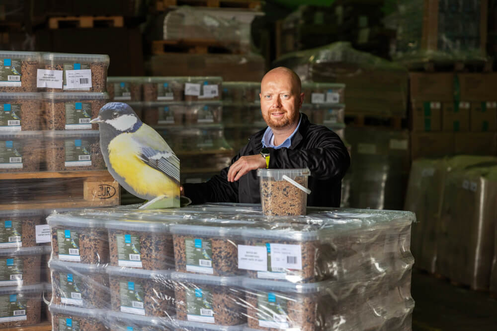 Wojciech Schwartz – współwłaściciel zarządzający marką Turdus. Najstarszy w Polsce producent karmy dla dziko żyjących ptaków i małych zwierząt. Fot. W. Robakowski