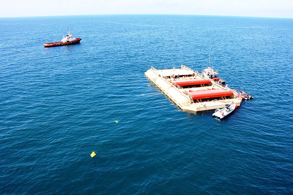 Pływająca elektrownia generująca energię z fal oceanu w Portugalii