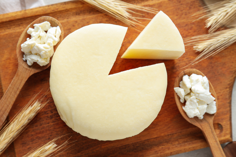 Pełnotłuste sery i śmietana mogą chronić mózg? Szweckie badania zaskakują