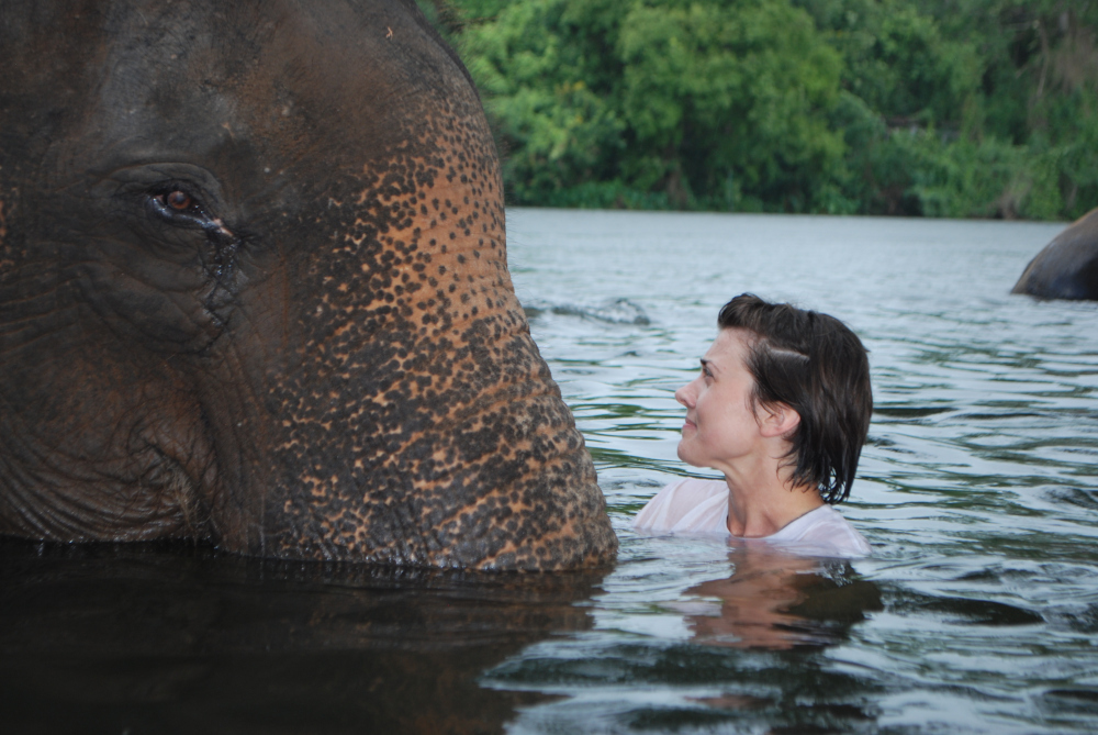 Maria Kuczkowicz jest lekarzem weterynarii, od 2013 roku w ramach swojego projektu ,,W imieniu tych, co nie mówią” zajmuje się rehabilitacją dzikich zwierząt