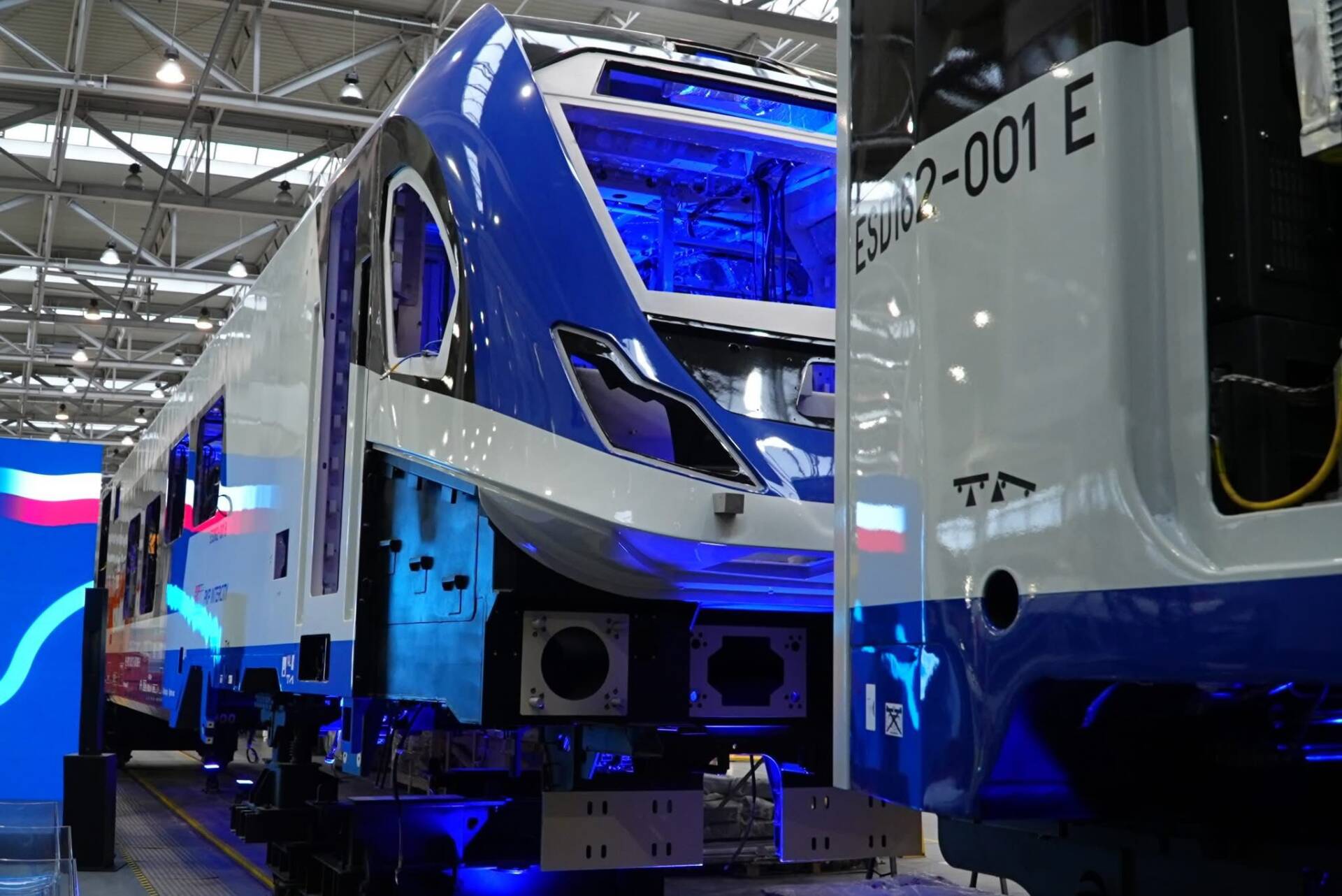 PKP Intercity i Newag pokazują pierwszą hybrydę