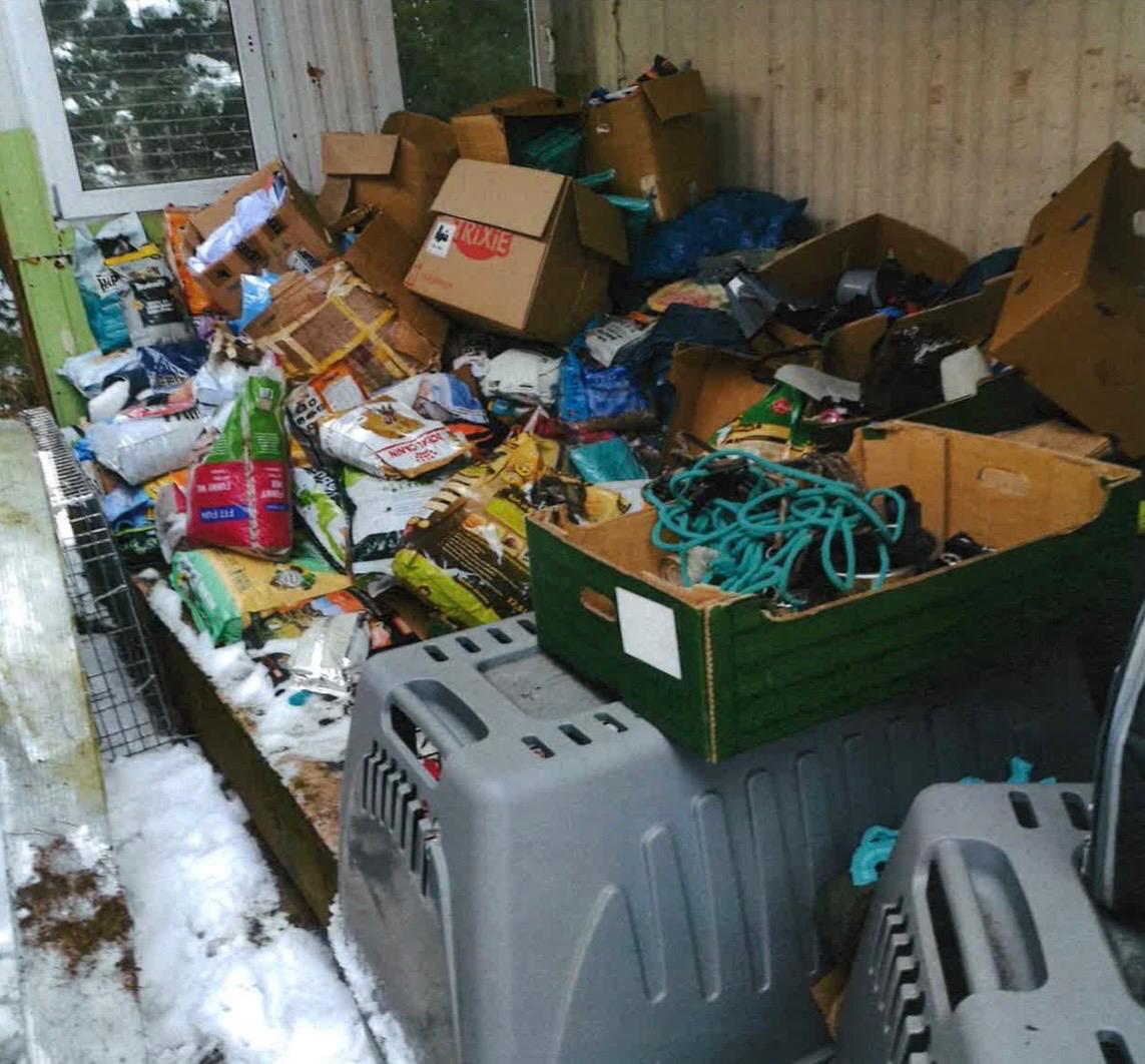 Nielegalne schronisko w Kuflewie (gmina Mrozy). Fot. Ministerstwo Rolnictwa i Rozwoju Wsi