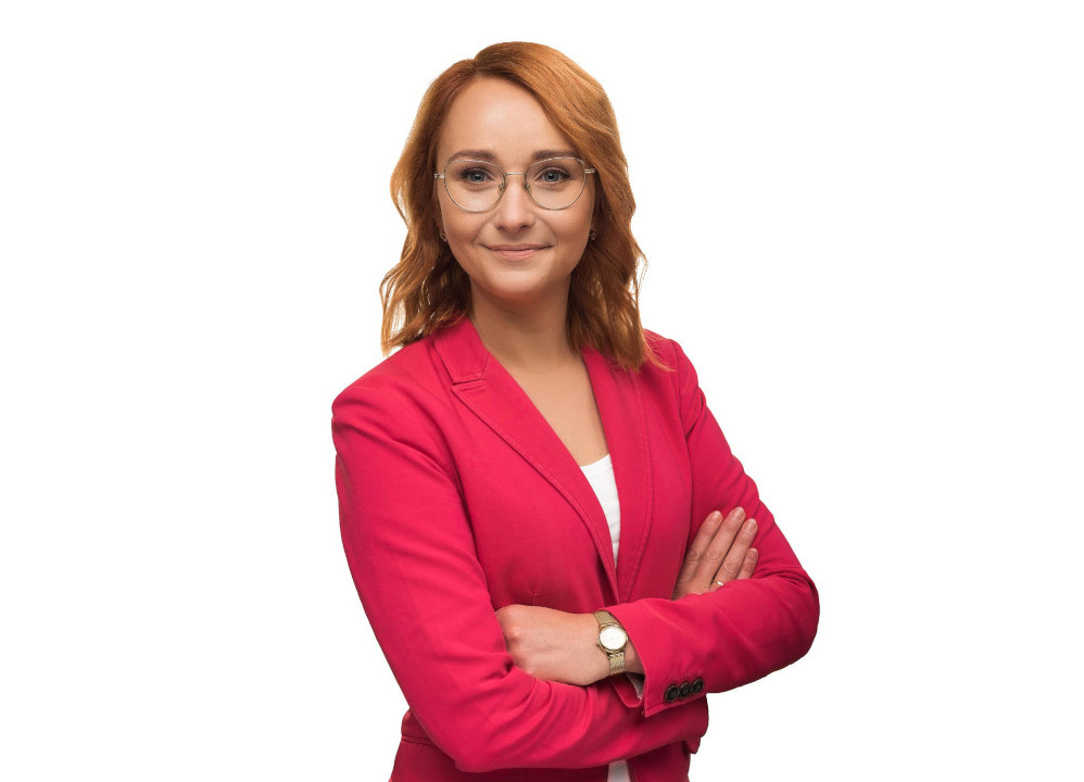 Małgorzata Tracz - posłanka IX i X kadencji z Wrocławia, członkini Stowarzyszenia Naprzód! i Koalicji Obywatelskiej. Przewodnicząca Podkomisji ds. Dobrostanu Zwierząt Gospodarskich, autorka ustawy o zakazie hodowli zwierząt na futra.