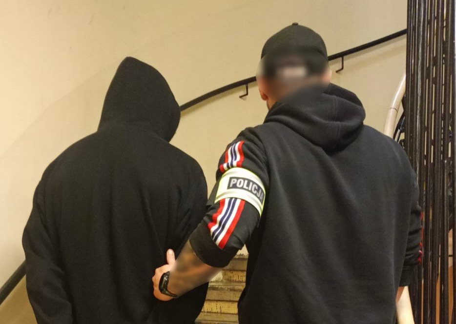 Policja zatrzymała 21-letniego mężczyznę podejrzanego o okaleczenie królika znalezionego w zaroślach w centrum Krakowa