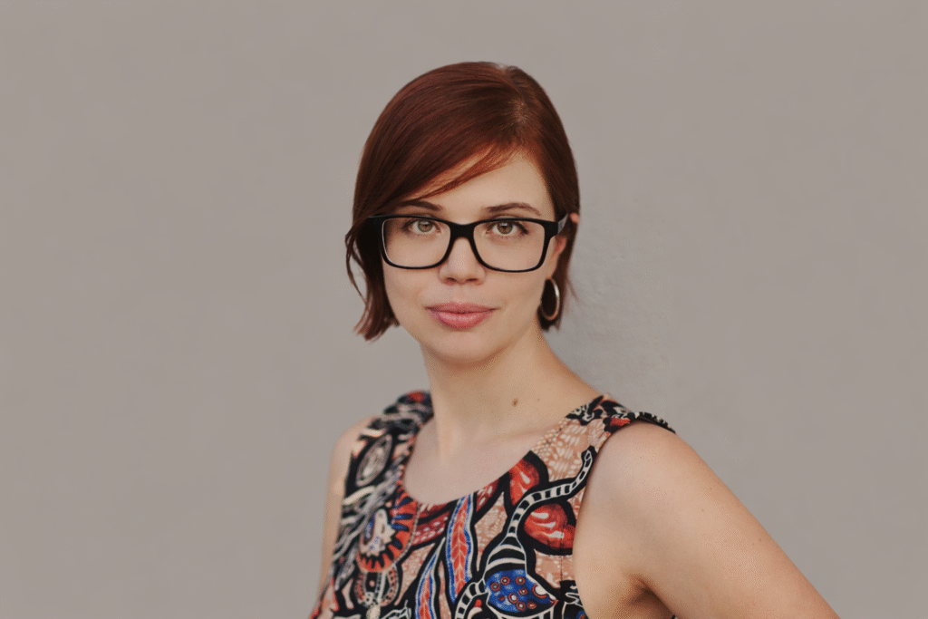 Maria Wittels – starsza specjalistka komunikacji i badaczka w Fundacji More in Common Polska. Z wykształcenia socjolożka, absolwentka Uniwersytetu Warszawskiego z doświadczeniem w badaniach, marketingu, PR i komunikacji. Pracowała w organizacjach działających w obszarze ochrony środowiska i klimatu: WWF Polska i Fundacji „Rozwój TAK-Odkrywki Nie”.